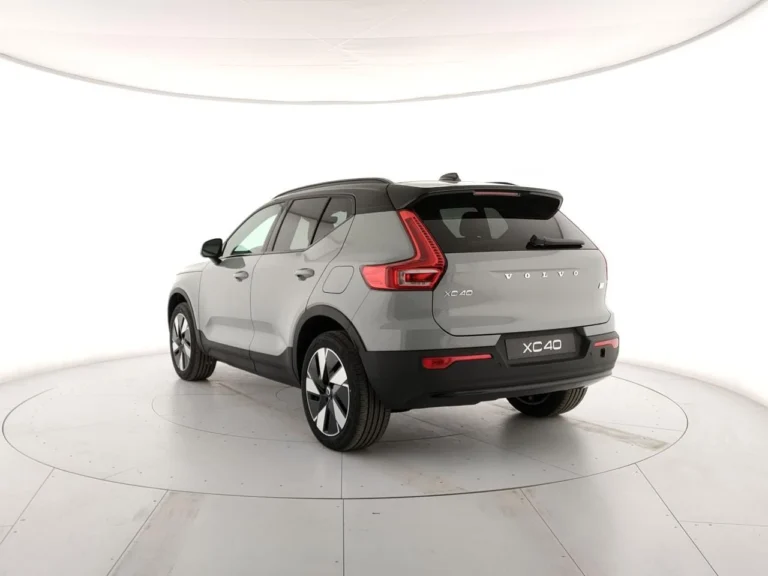 VOLVO XC40 (15)