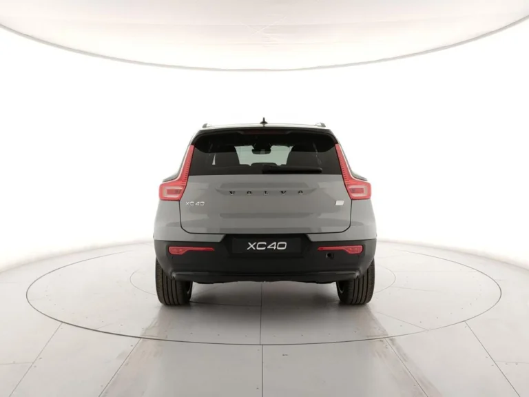 VOLVO XC40 (16)