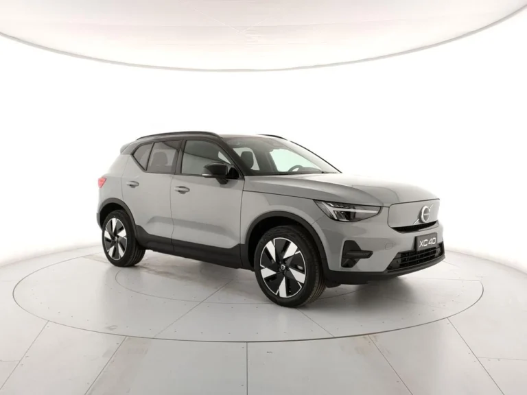 VOLVO XC40 (17)