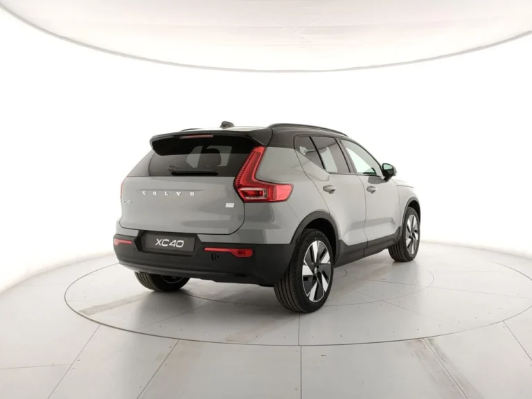 VOLVO XC40 (18)