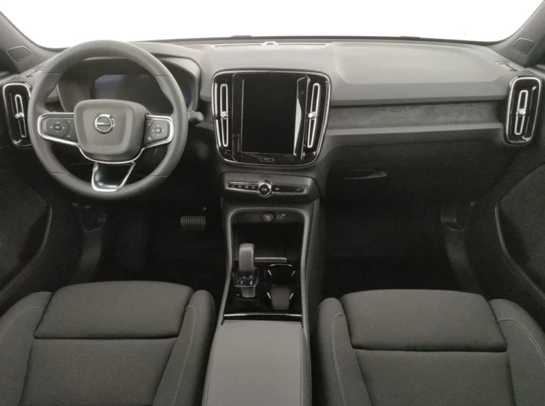 VOLVO XC40 (19)