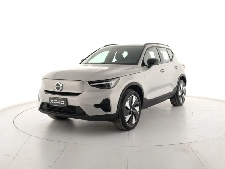 VOLVO XC40 (6)